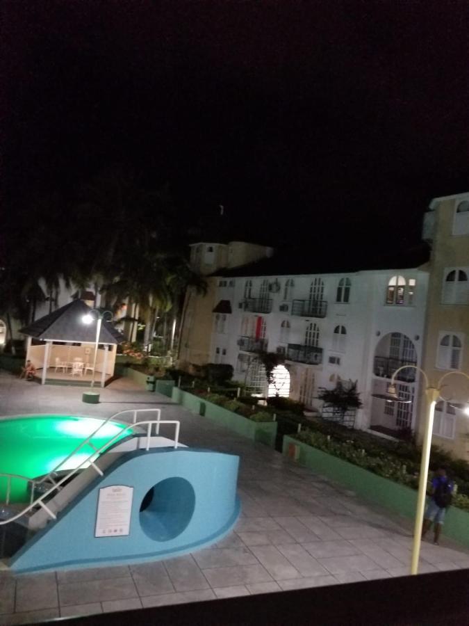Rosi Ocean Sand Hotel Apt Ocho Rios Exterior photo